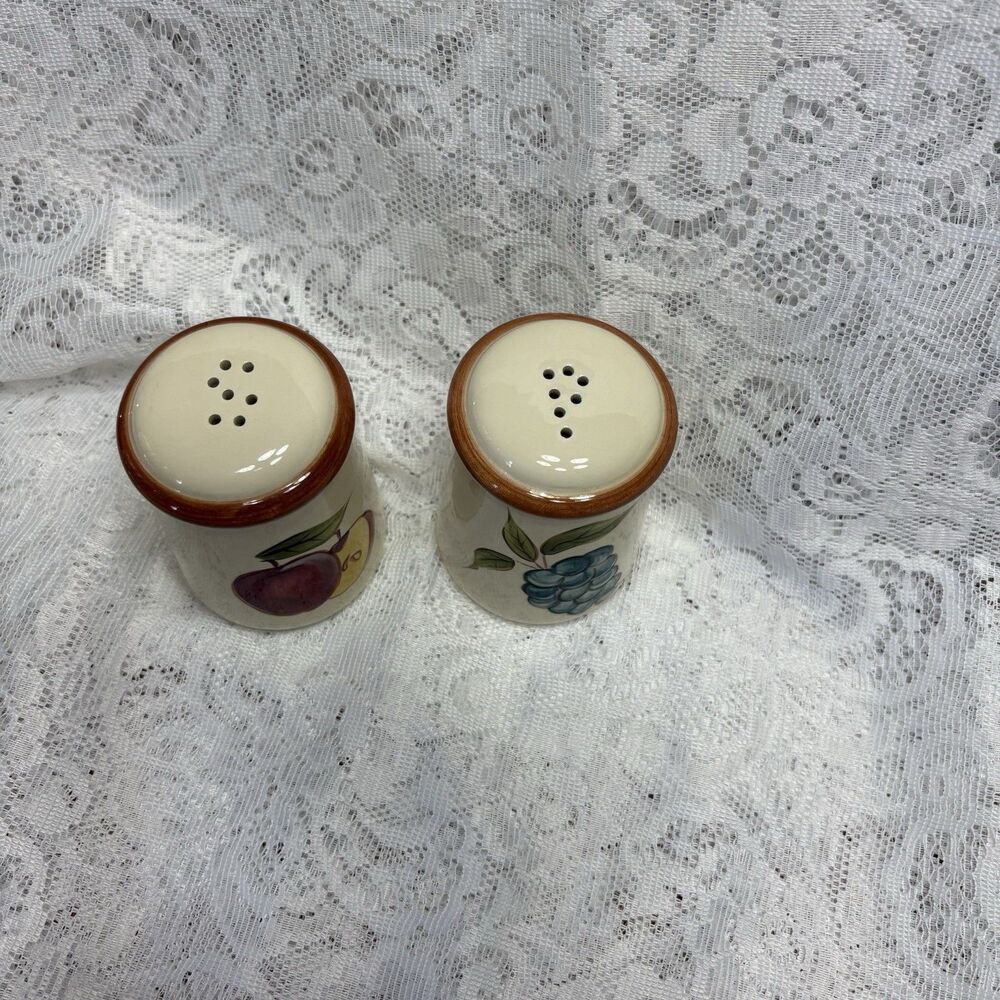 Vintage Fruit Salt Pepper Shakers Apple Grape Pear Ceramic Farmhouse Set - Picture 2 of 5